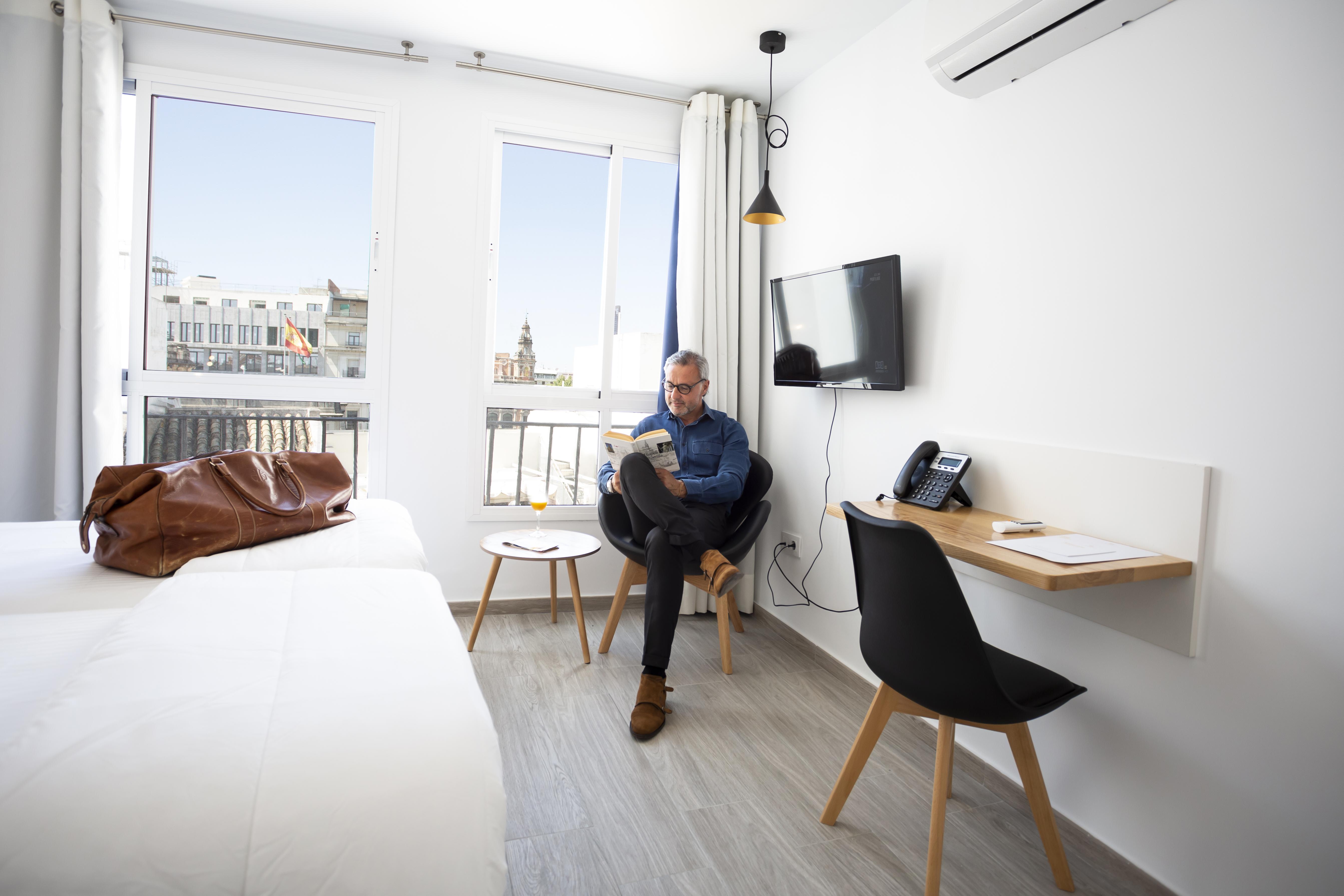 Basic Hotel Sevilla Catedral Экстерьер фото