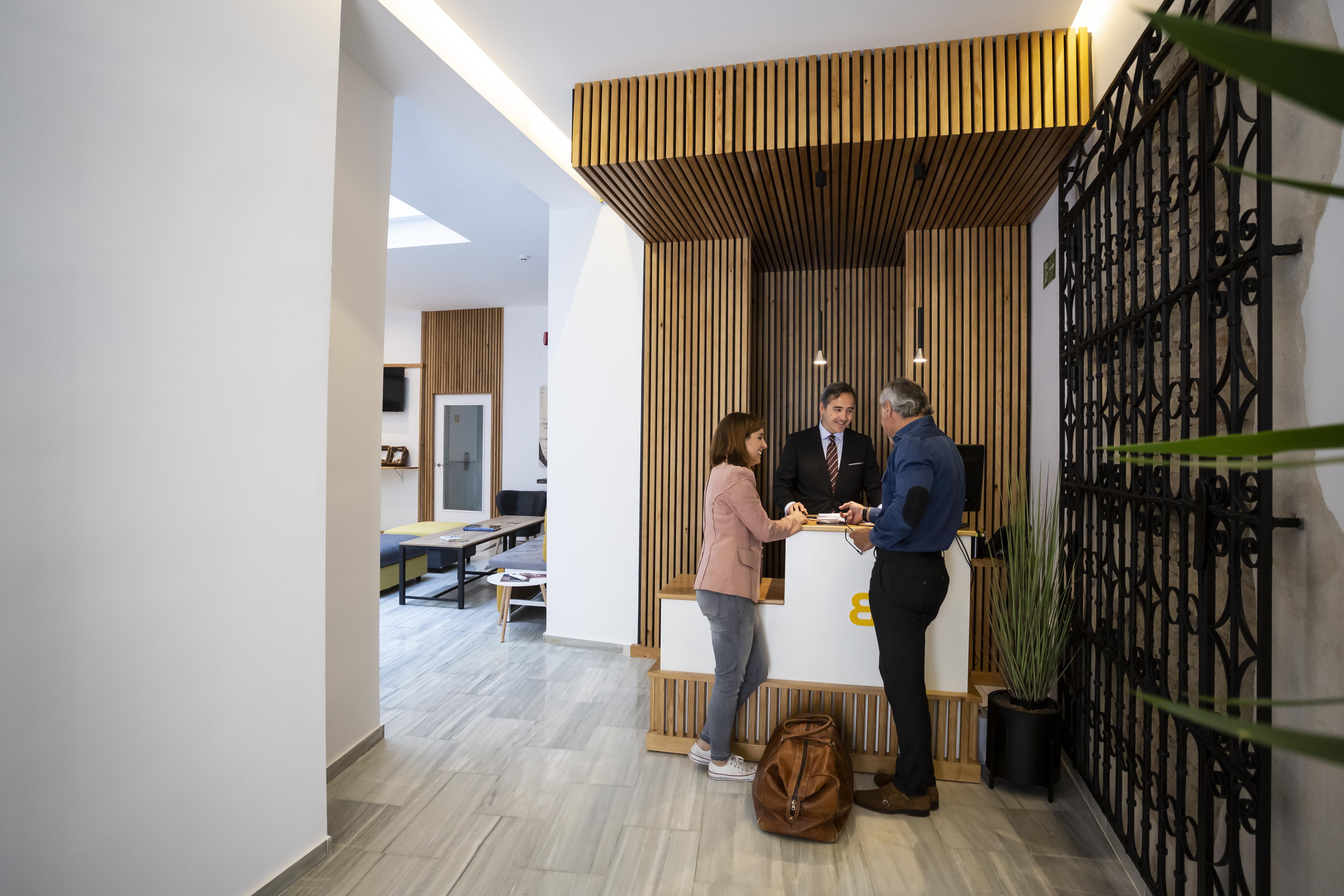 Basic Hotel Sevilla Catedral Экстерьер фото