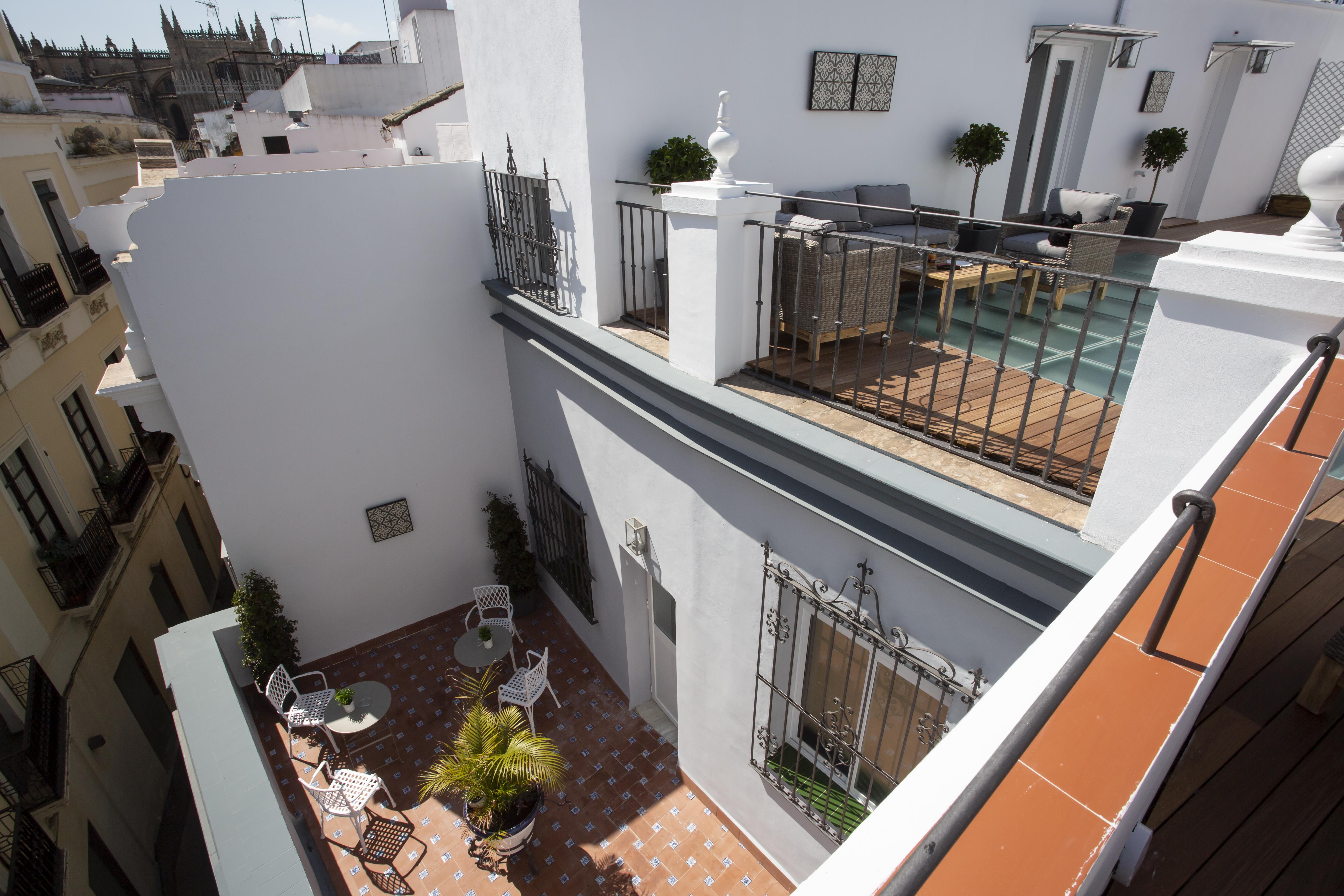 Basic Hotel Sevilla Catedral Экстерьер фото