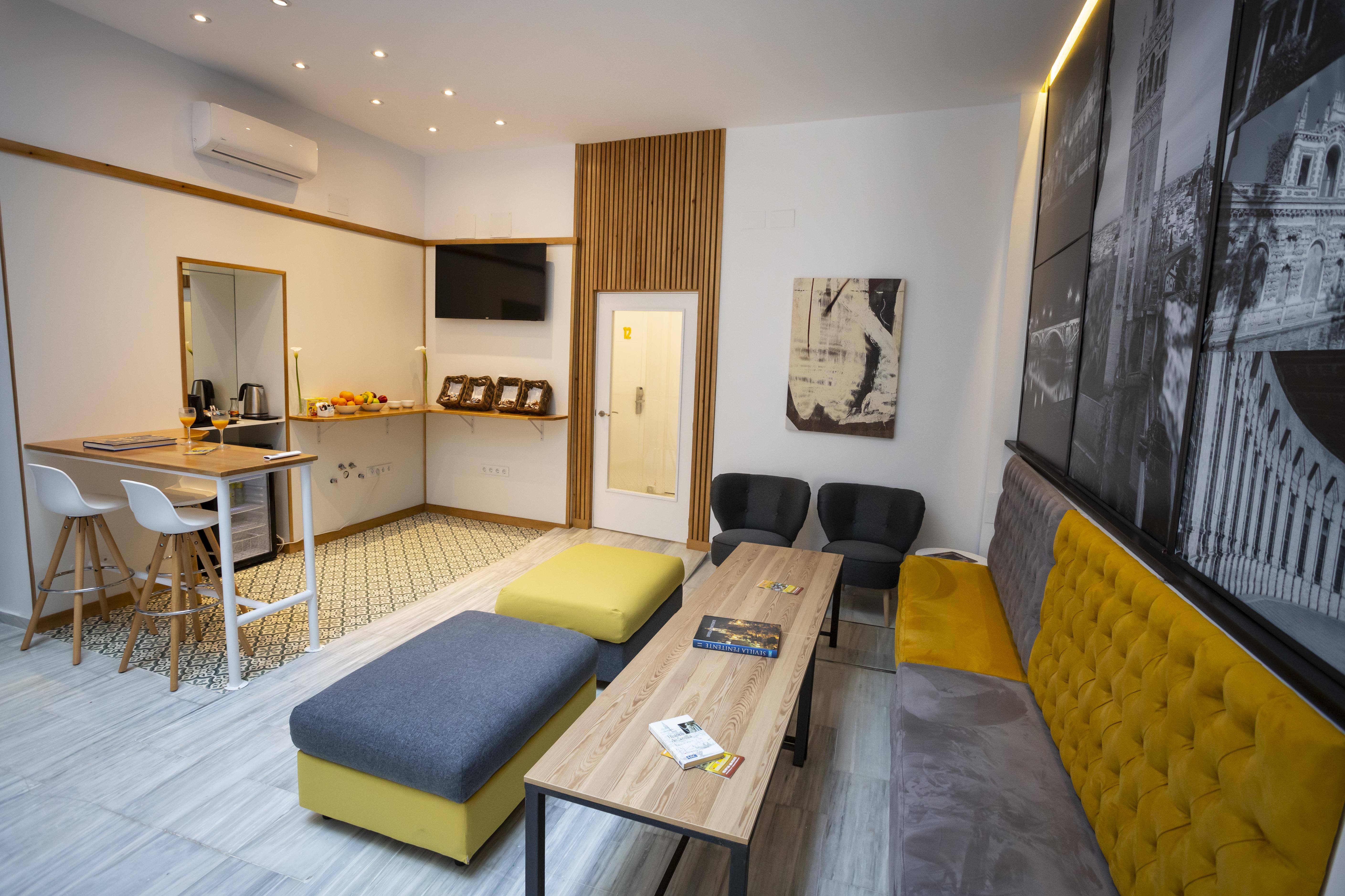 Basic Hotel Sevilla Catedral Экстерьер фото