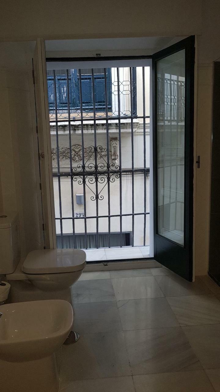 Basic Hotel Sevilla Catedral Экстерьер фото