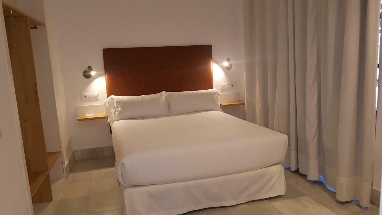 Basic Hotel Sevilla Catedral Экстерьер фото