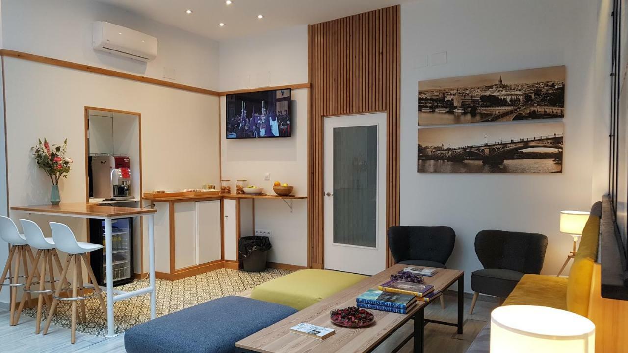 Basic Hotel Sevilla Catedral Экстерьер фото