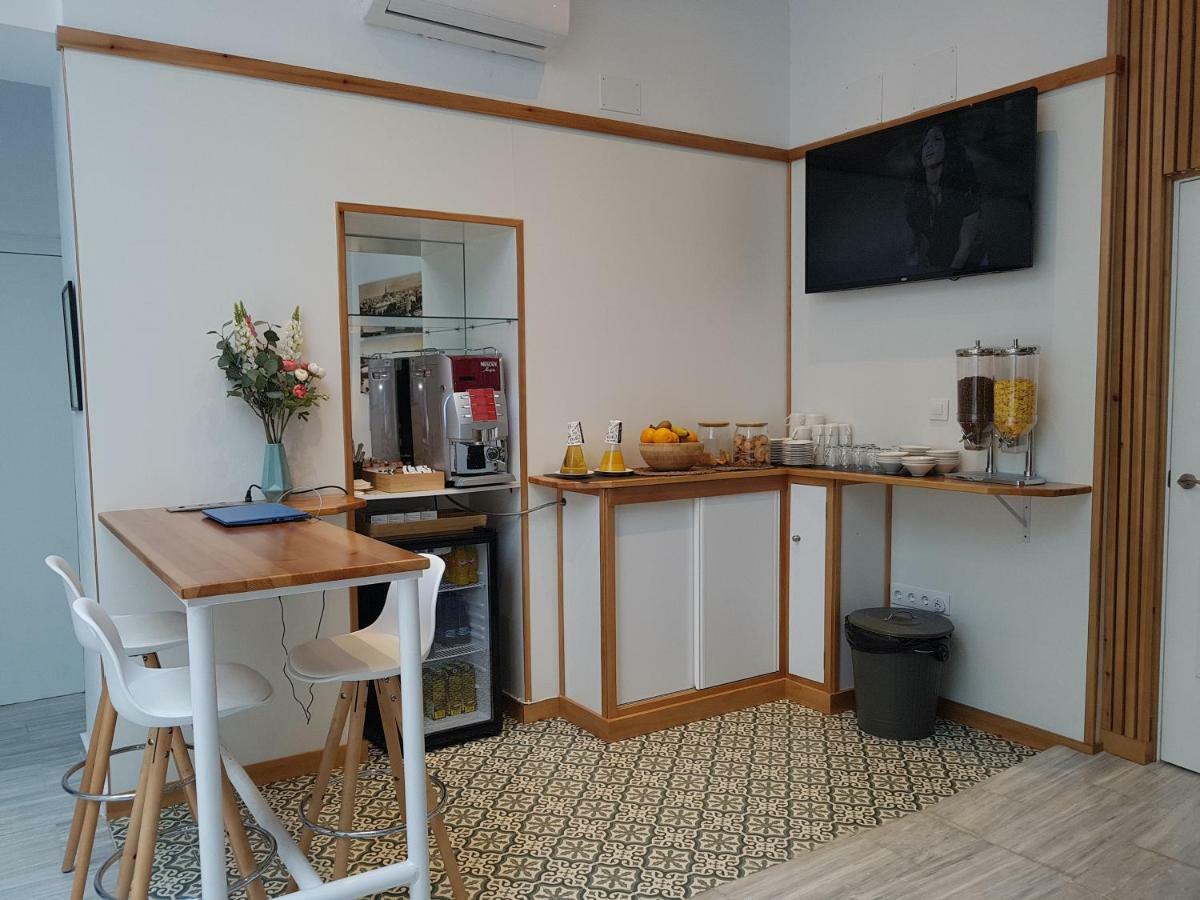 Basic Hotel Sevilla Catedral Экстерьер фото